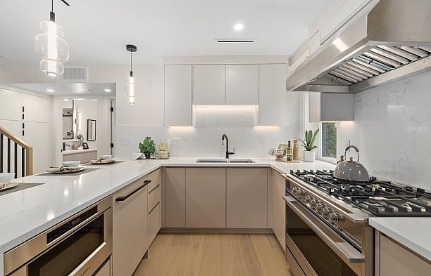 2438 W 49 Avenue S.W. Marine