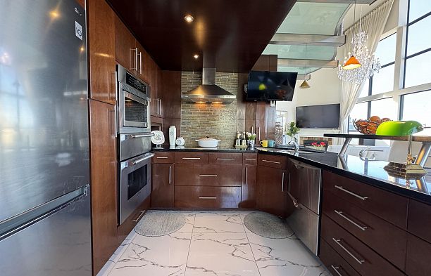 PH 1268 W Broadway Fairview VW