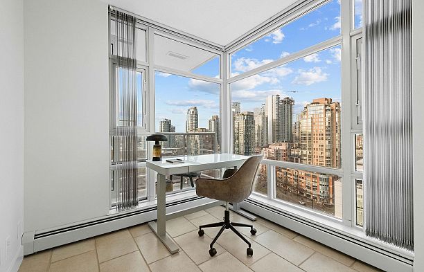 2106 1199 Marinaside Crescent Yaletown