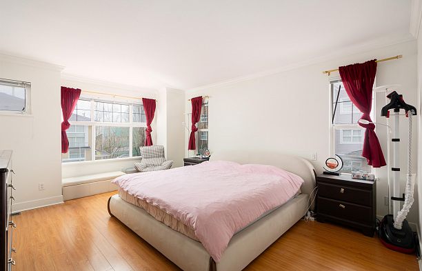 968 Westbury Walk South Cambie