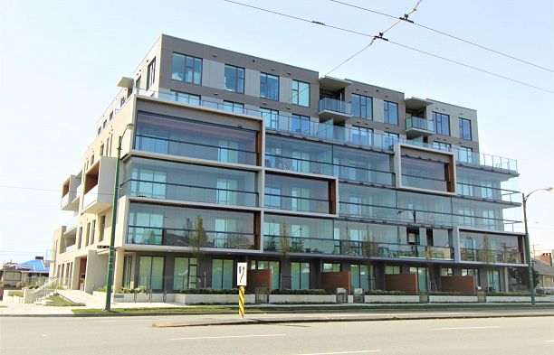 206 5733 Alberta Street Oakridge VW