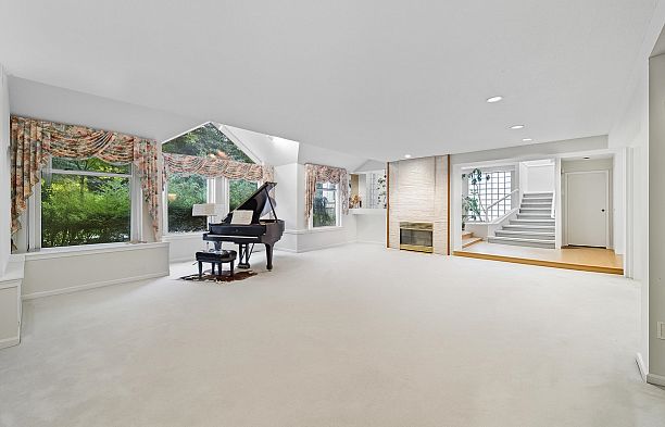 6189 Angus Drive South Granville