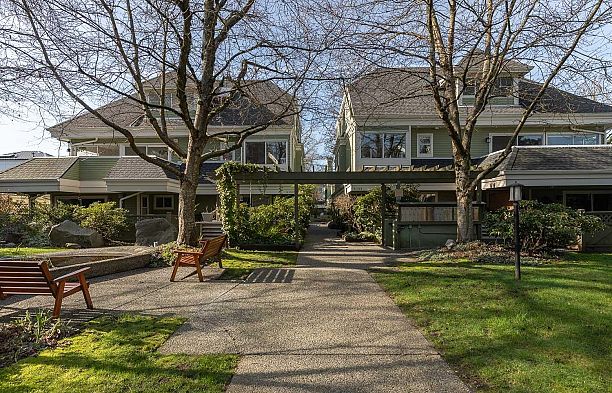 15 4157 Sophia Street Main