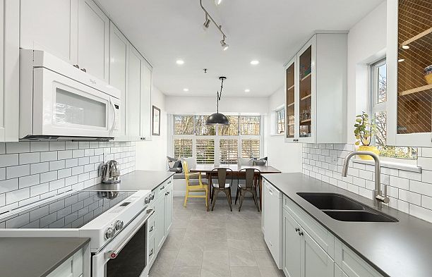 15 4157 Sophia Street Main