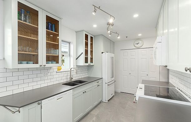 15 4157 Sophia Street Main