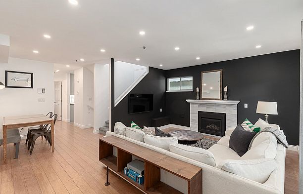 15 4157 Sophia Street Main