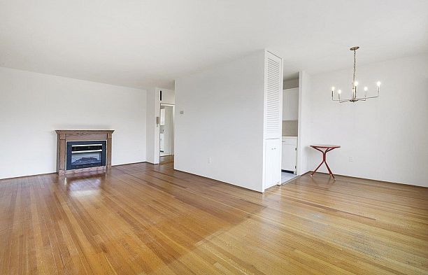 204 6026 Tisdall Street Oakridge VW