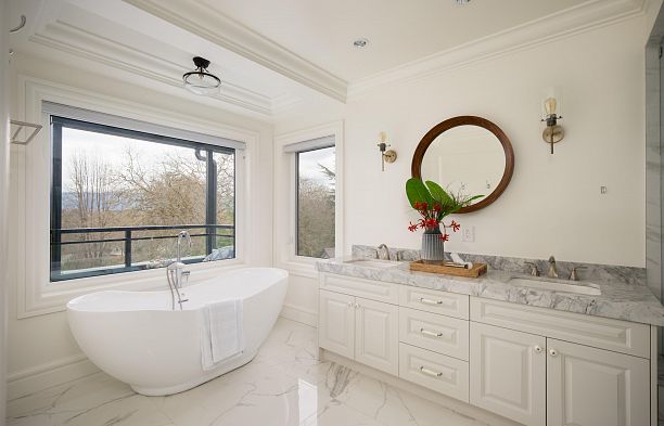 3955 W Broadway Point Grey