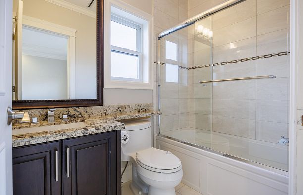 4482 Brakenridge Street Quilchena