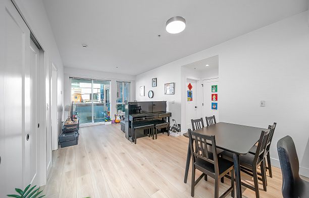 208 6933 Cambie Street South Cambie