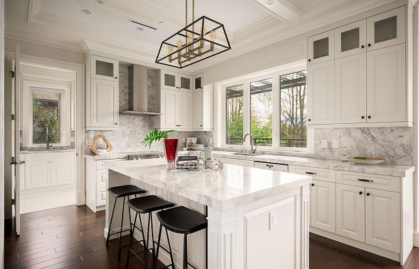 3955 W Broadway Point Grey