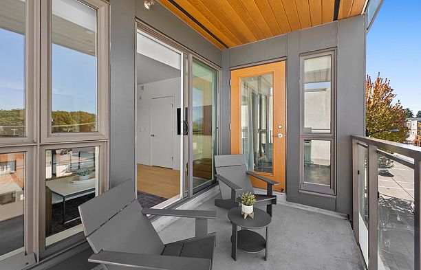 306 209 E 20th Avenue Main