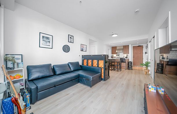 208 6933 Cambie Street South Cambie