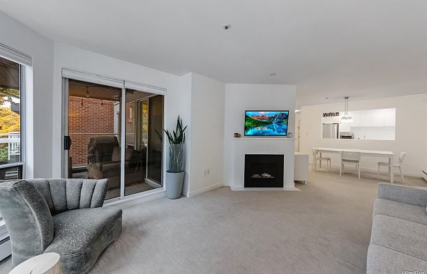 207 2288 W 12th Avenue Kitsilano