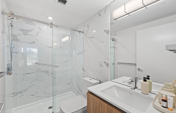 306 209 E 20th Avenue Main