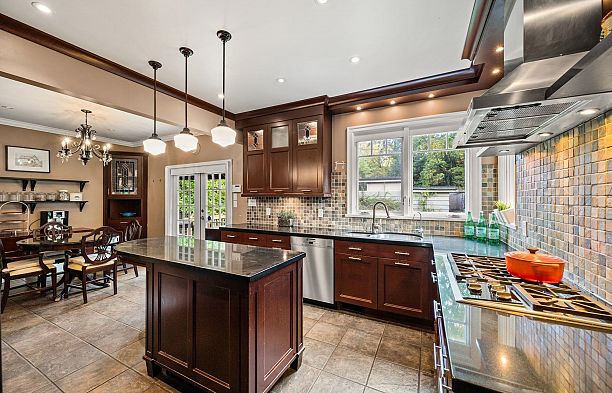 6050 Athlone Street South Granville