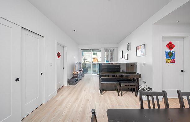 208 6933 Cambie Street South Cambie