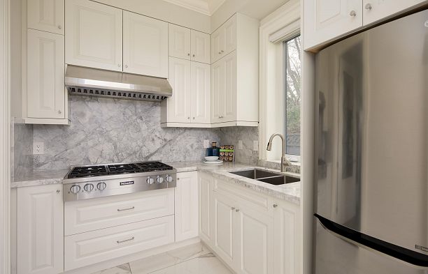 3955 W Broadway Point Grey