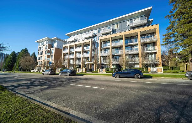 208 6933 Cambie Street South Cambie