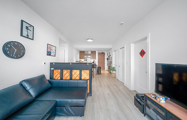 208 6933 Cambie Street South Cambie