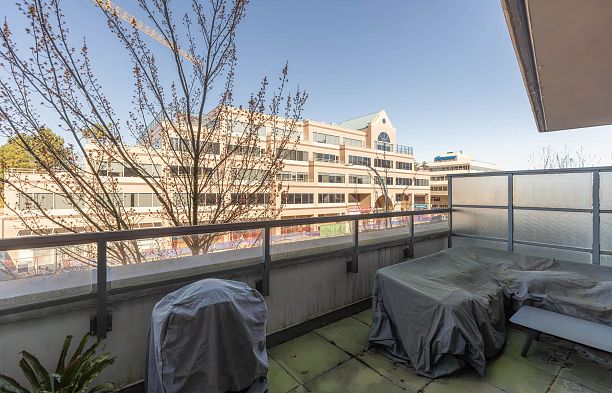 369 2080 W Broadway Street Kitsilano