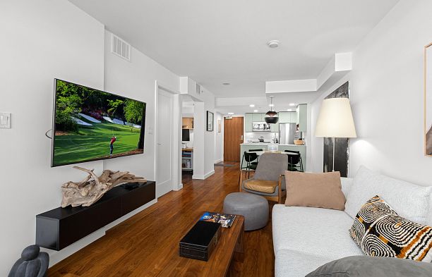 369 2080 W Broadway Street Kitsilano