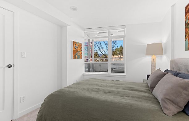 369 2080 W Broadway Street Kitsilano