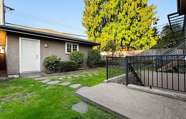 3895 W 23rd Avenue Dunbar