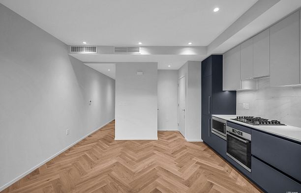 1xx 775 W 49TH AVENUE, Vancouver BC V5Z 2S6 Oakridge VW