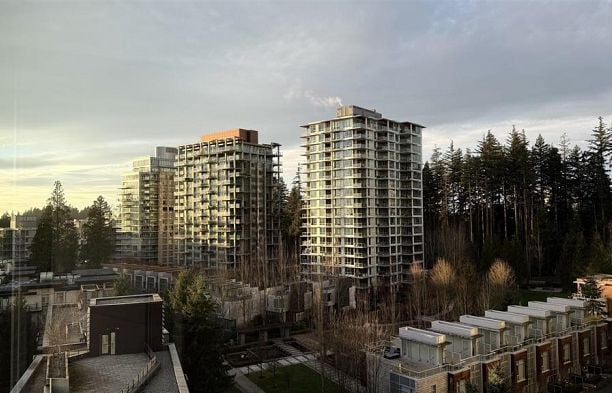 1004 5629 Birney Avenue University VW