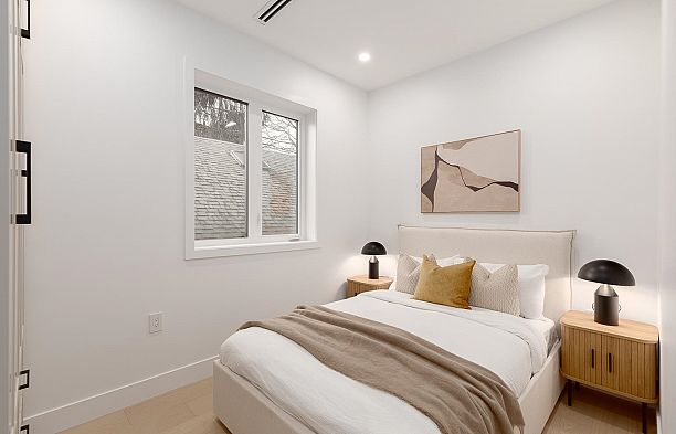 3 2976 W 13th Avenue Kitsilano