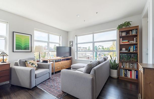 306 202 E 24th Avenue Main