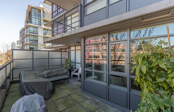 369 2080 W Broadway Street Kitsilano
