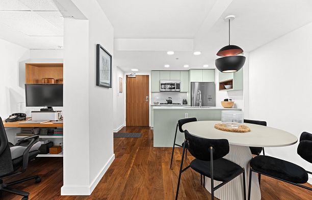 369 2080 W Broadway Street Kitsilano