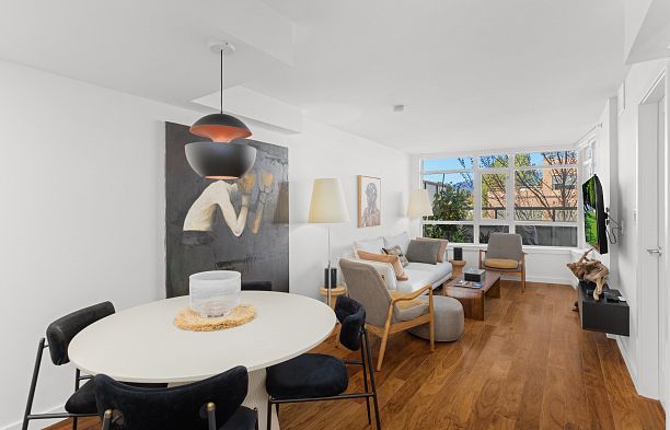 369 2080 W Broadway Street Kitsilano