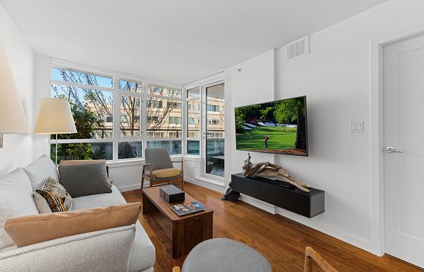 369 2080 W Broadway Street Kitsilano