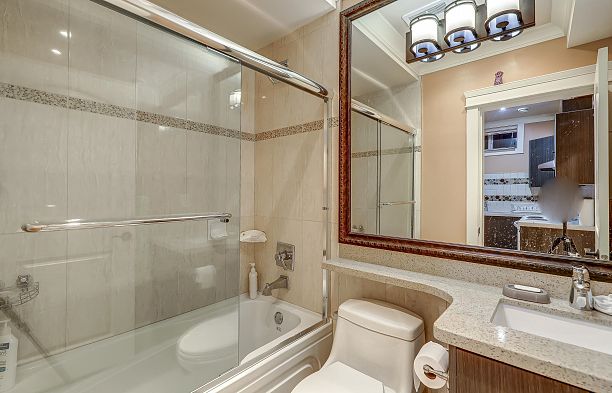 66 W 44th Avenue Oakridge VW