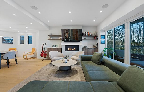 2142 W 1st Avenue Kitsilano