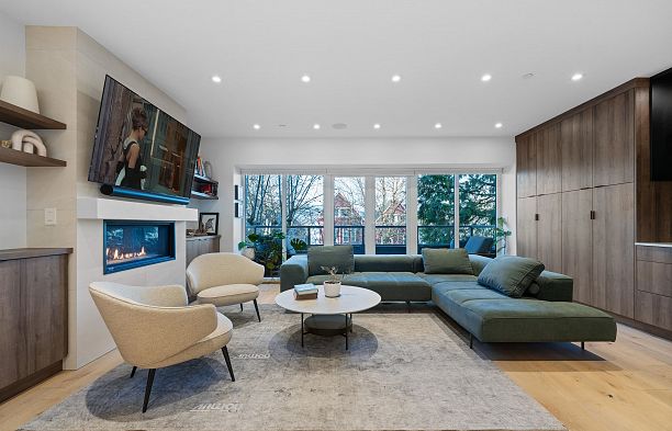 2142 W 1st Avenue Kitsilano