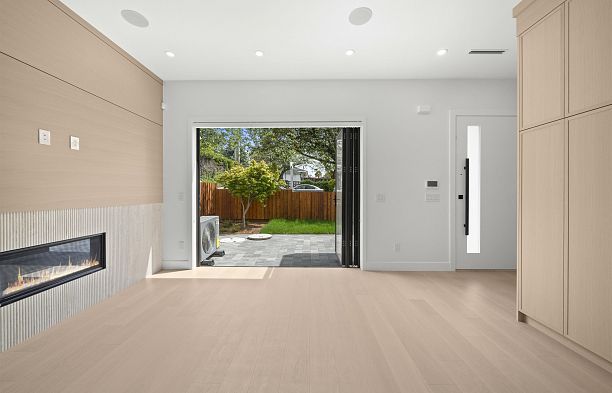 1 6461 E Prince Edward Street Main