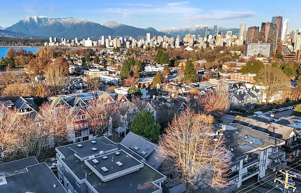 2142 W 1st Avenue Kitsilano