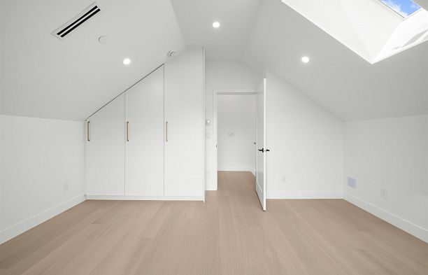 1 6461 E Prince Edward Street Main