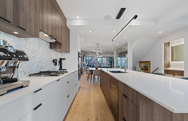 2142 W 1st Avenue Kitsilano