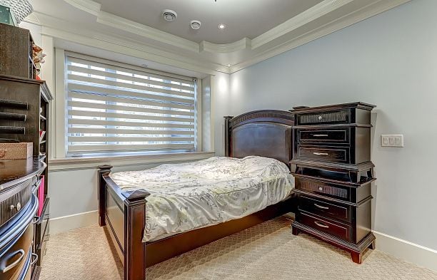 66 W 44th Avenue Oakridge VW