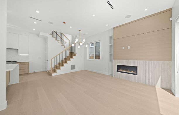 1 6461 E Prince Edward Street Main