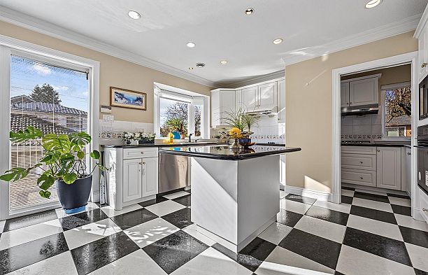 2288 W 20th Avenue Arbutus