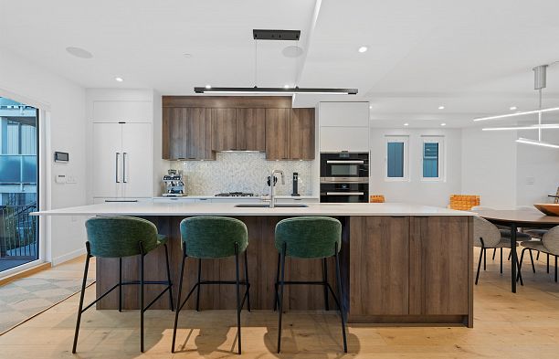 2142 W 1st Avenue Kitsilano