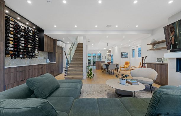 2142 W 1st Avenue Kitsilano