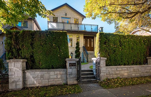 3716 W 17th Avenue Dunbar