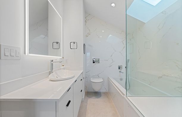 2142 W 1st Avenue Kitsilano